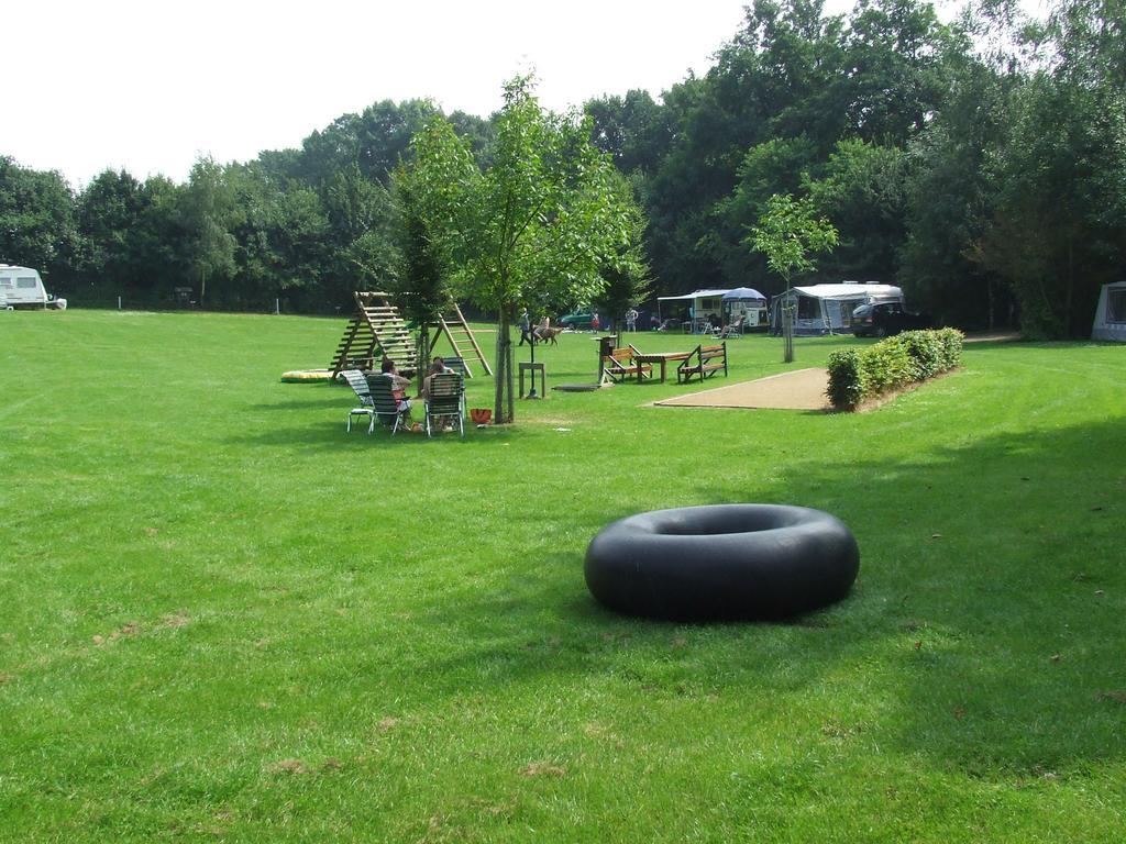 Holiday Home Ossa Basecamp Sint Odilienberg Номер фото