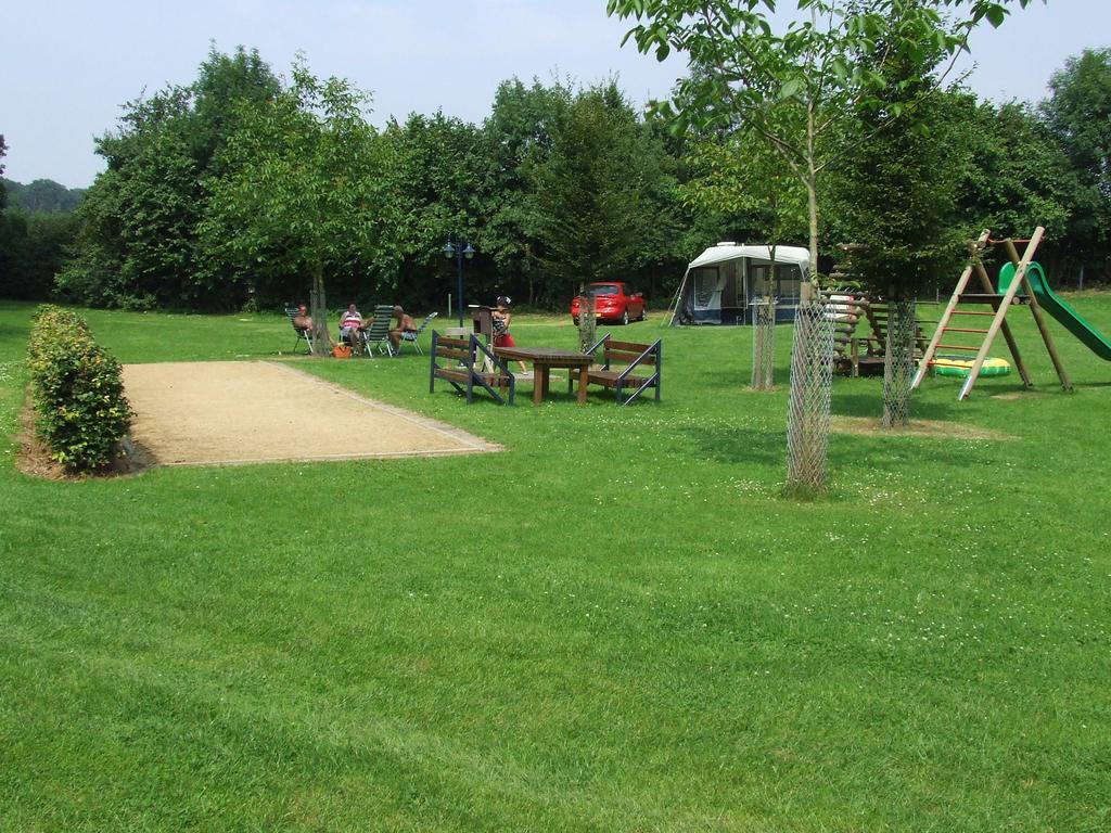 Holiday Home Ossa Basecamp Sint Odilienberg Номер фото
